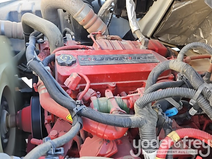 2016-international-durastar-4300-image-48