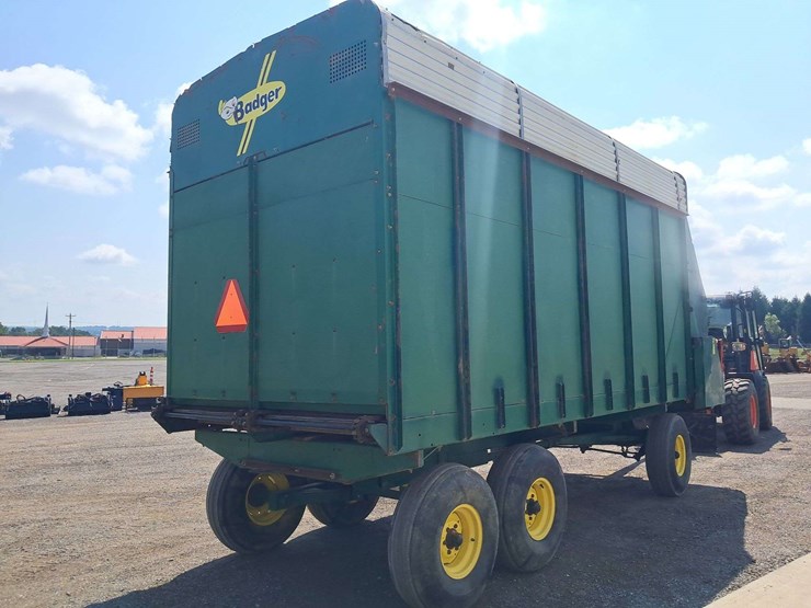badger-forage-wagon-image-3
