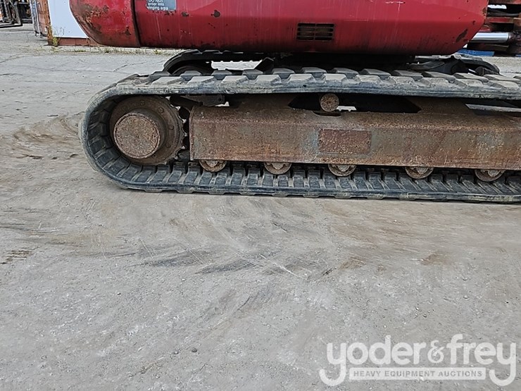 2005-takeuchi-tb145-image-30