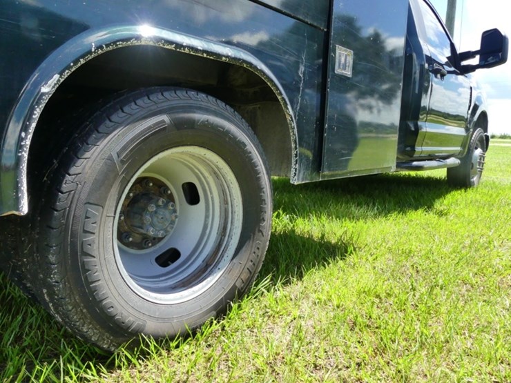 2019-ford-f150-xl-image-6
