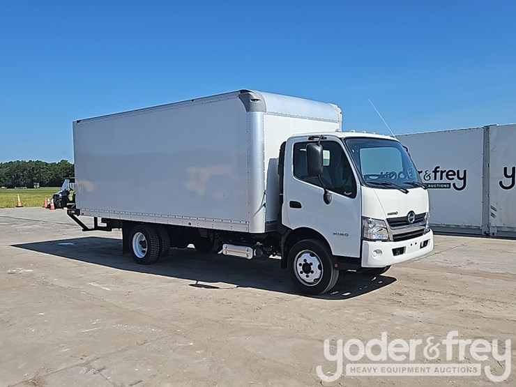 2019-hino-195-image-7