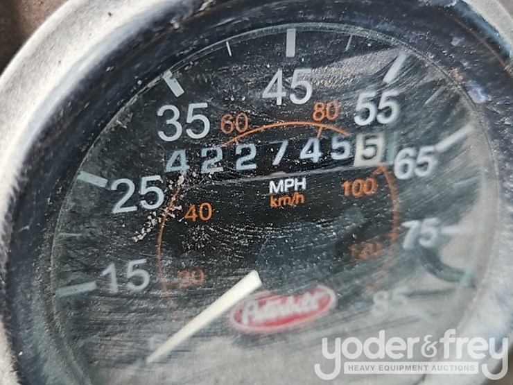2002-peterbilt-330-image-32