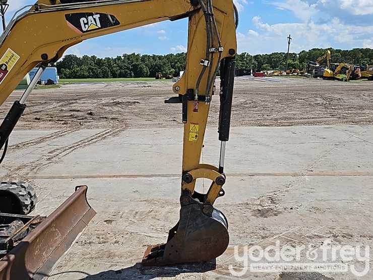 2019-caterpillar-303-image-17