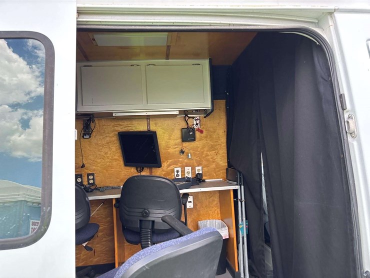 2006-dodge-sprinter-2500-image-18