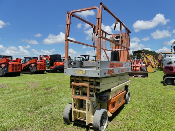 jlg-2030es-image-2