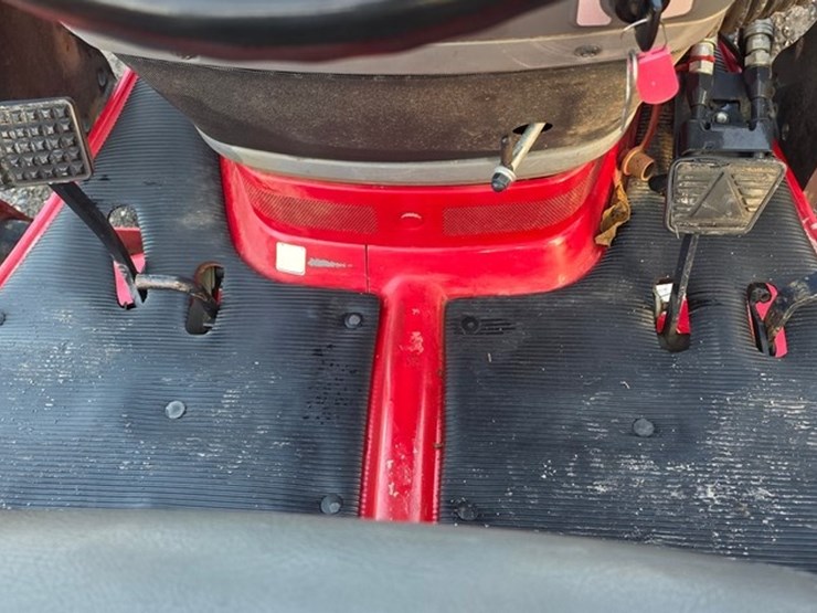 2017-massey-ferguson-gc1705-image-36