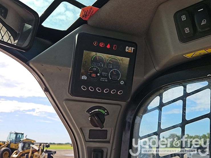 2023-caterpillar-259d3-image-31