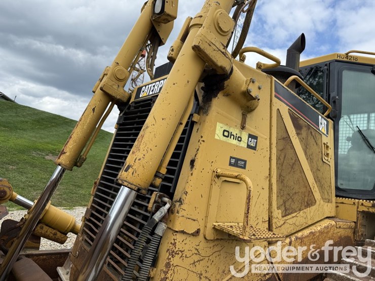 2005-caterpillar-d8t-image-13