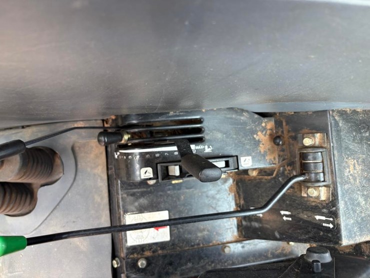 2006-new-holland-td95d-image-58