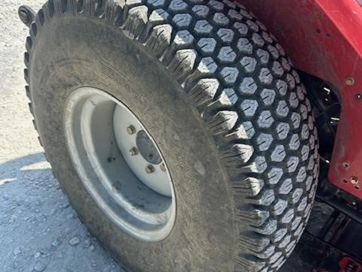 massey-ferguson-1235-image-14