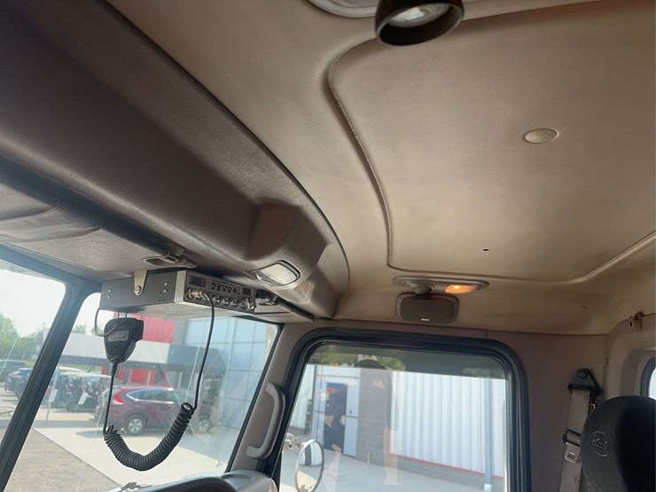 2006-peterbilt-378-image-45