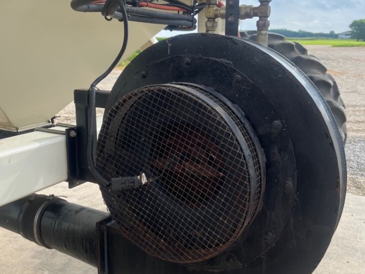 2005-bourgault-5200-image-8