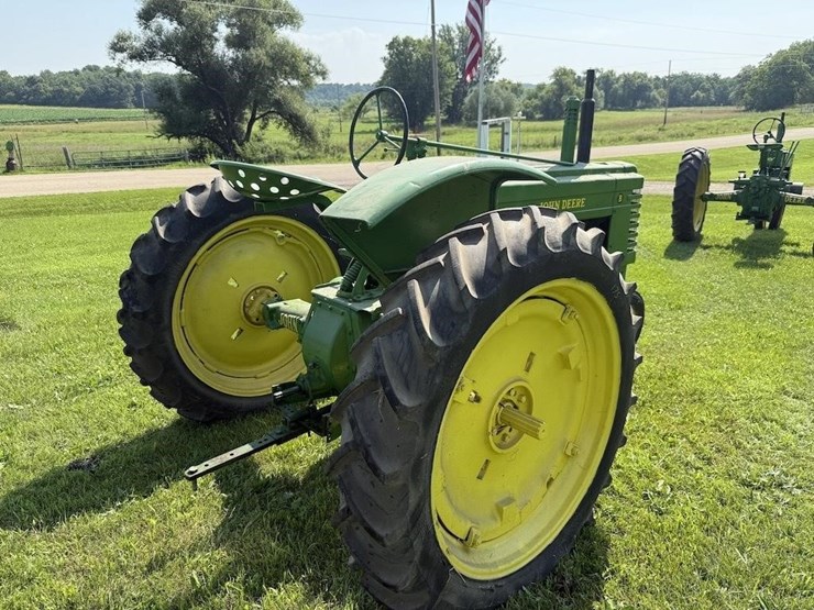 john-deere-b-image-5
