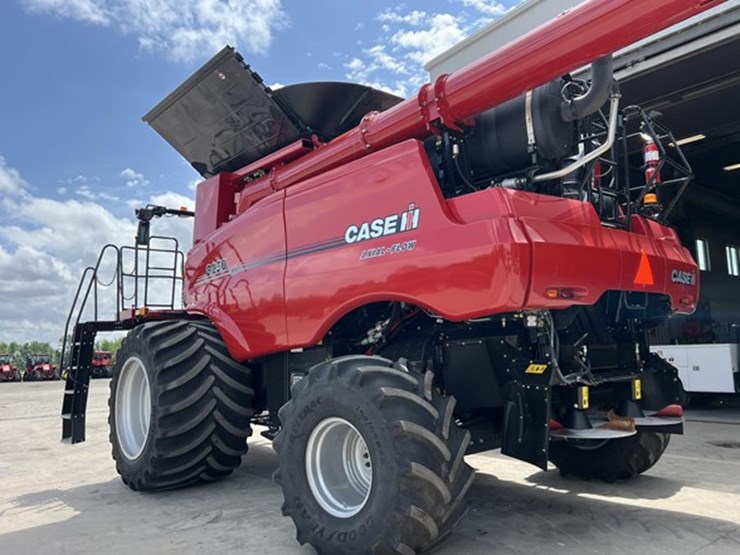 2023-case-ih-8250-image-6