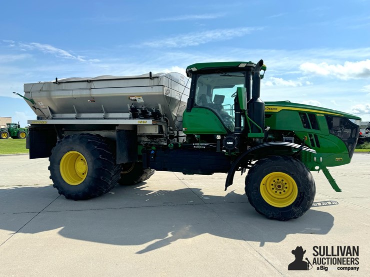 2022-john-deere-800r-image-4