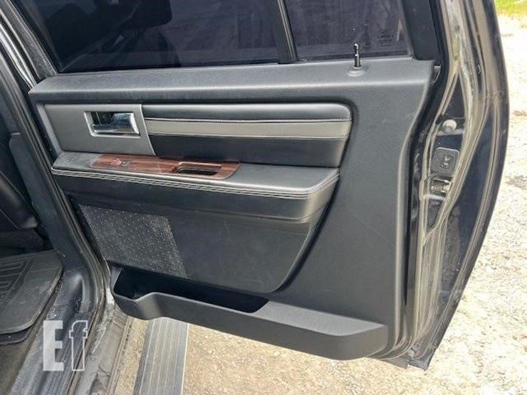 2015-ford-expedition-platinum-image-21
