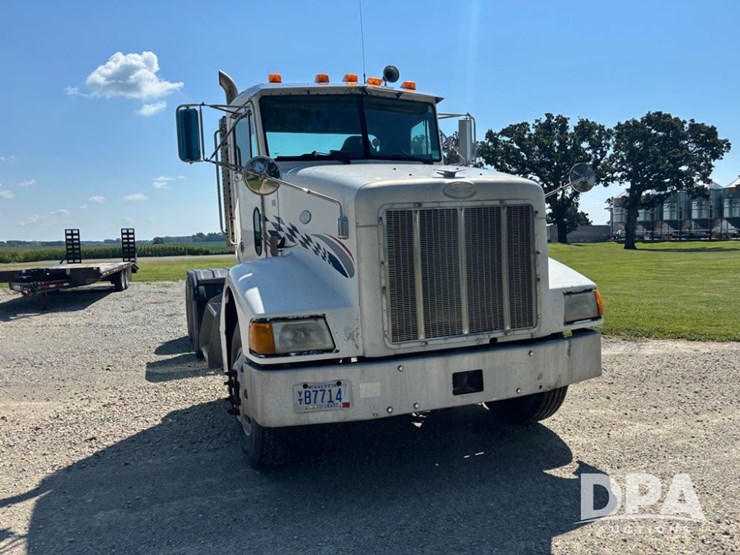 1999-peterbilt-385-image-18