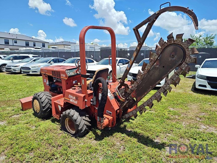 2000-ditch-witch-3700dd-image-3
