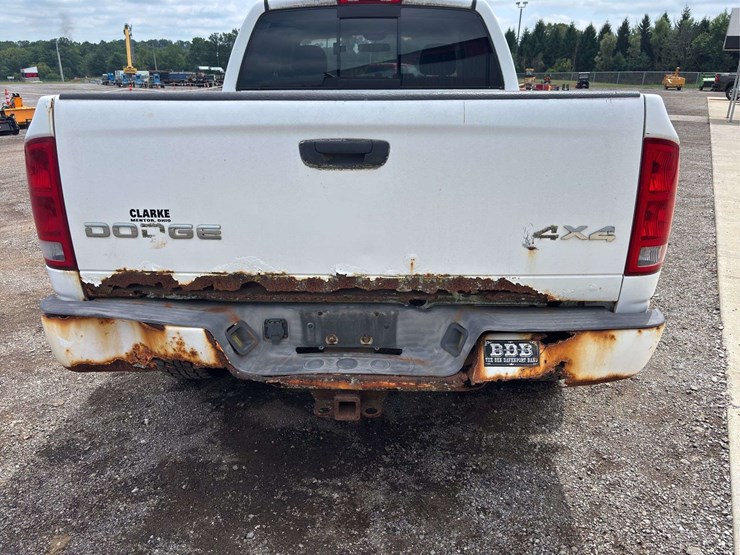 2002-dodge-ram-crew-cab-pickup-image-10