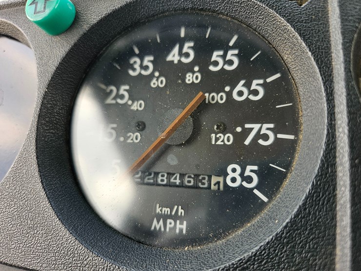 2000-freightliner-fl60-image-67