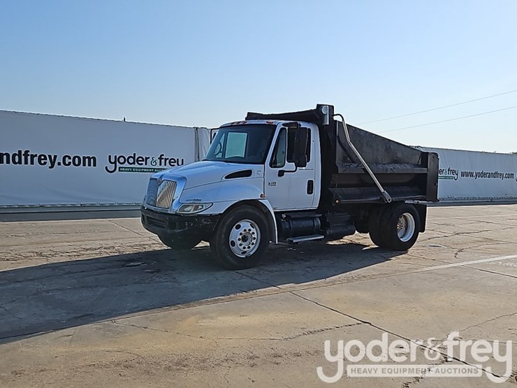2006-international-durastar-4300-image-2