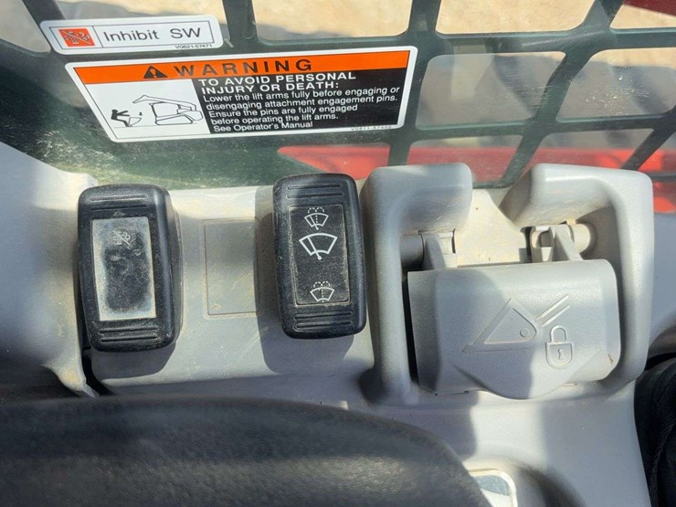 2019-kubota-svl65-2-image-31