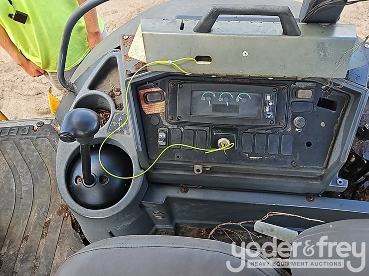 2003-deere-310sg-image-30