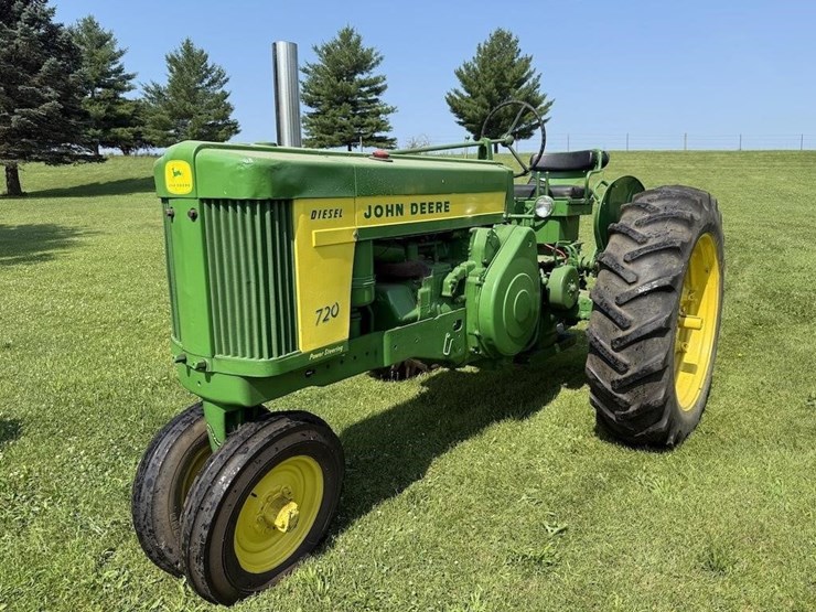 john-deere-720-image-1