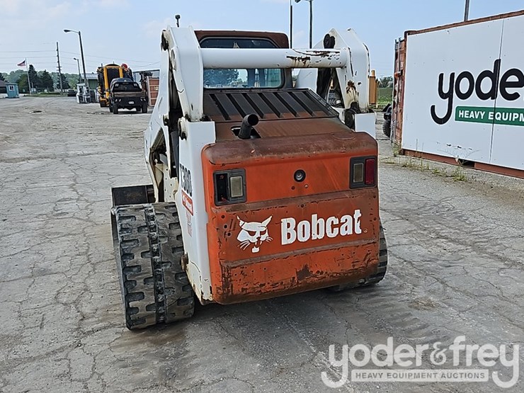 2009-bobcat-t300-image-12