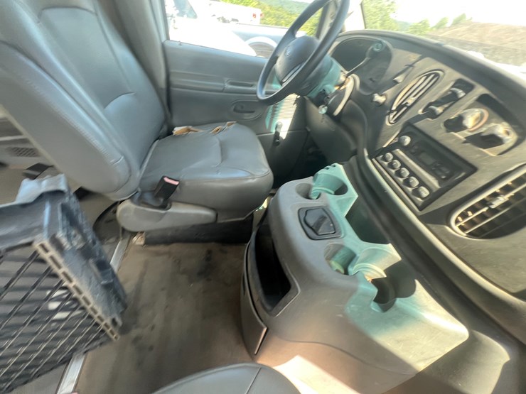 2003-ford-e350-image-14