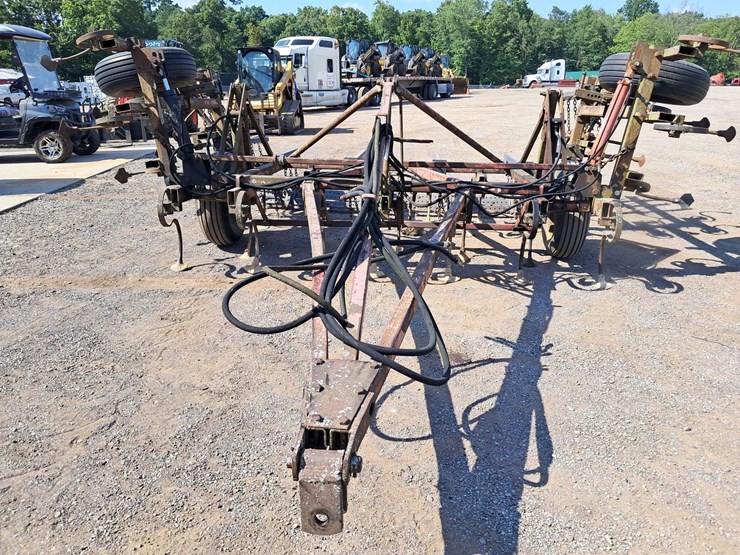 ber-vac-16'-folding-field-cultivator-image-5