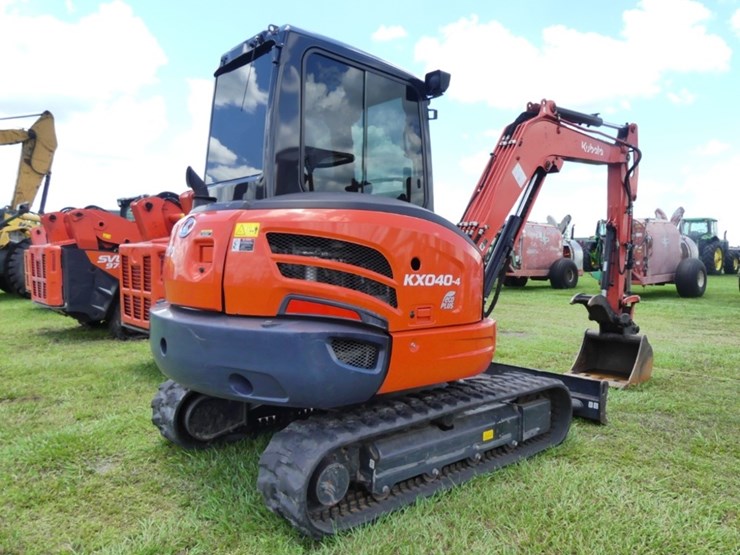 2022-kubota-kx040-4-image-3
