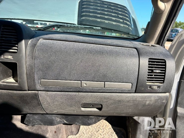 2011-chevrolet-silverado-2500hd-lt-image-61
