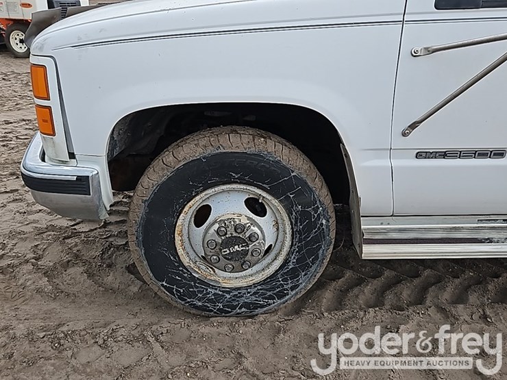 1997-gmc-3500-image-12