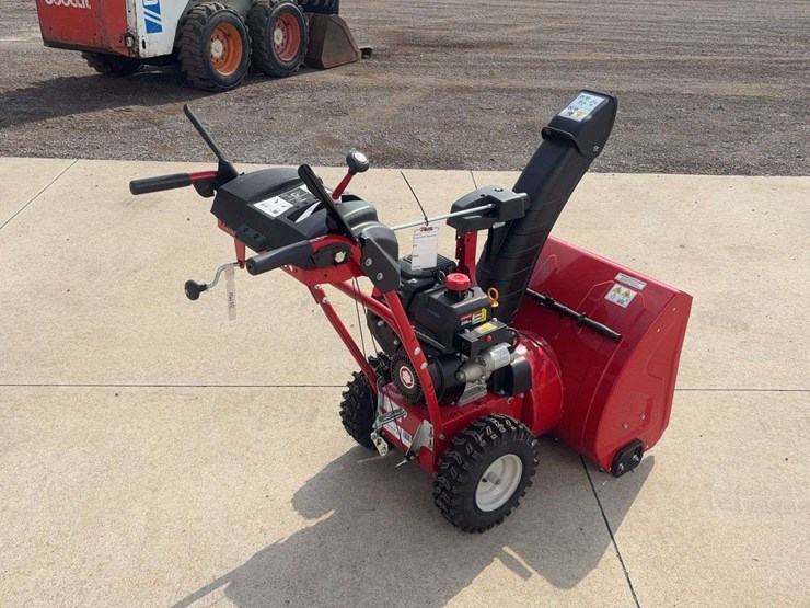 2022-troybilt-storm-2420-snowblower-image-3