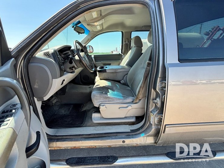 2013-chevrolet-silverado-2500-lt-image-69