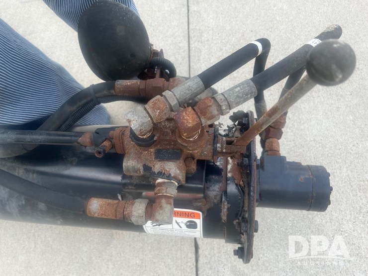 2005-bourgault-5200-image-34
