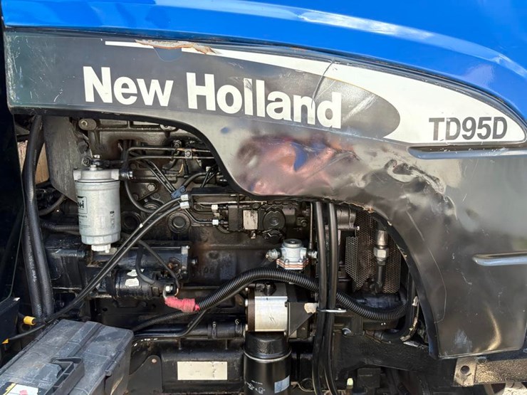 2006-new-holland-td95d-image-47
