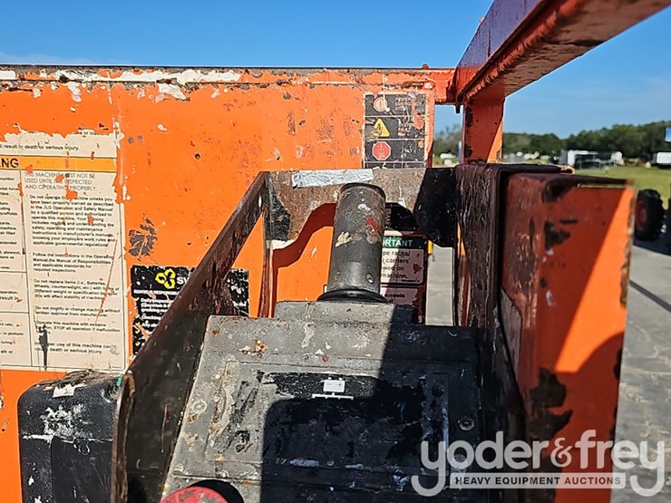 jlg-1932r-image-15