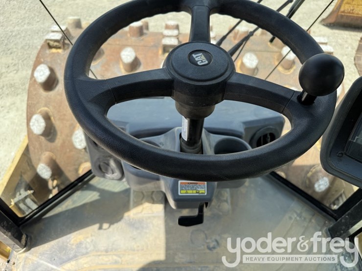 2014-caterpillar-cs54b-image-31