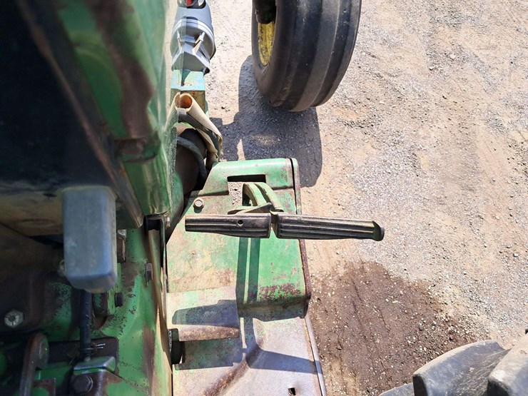 1979-john-deere-2440-image-17
