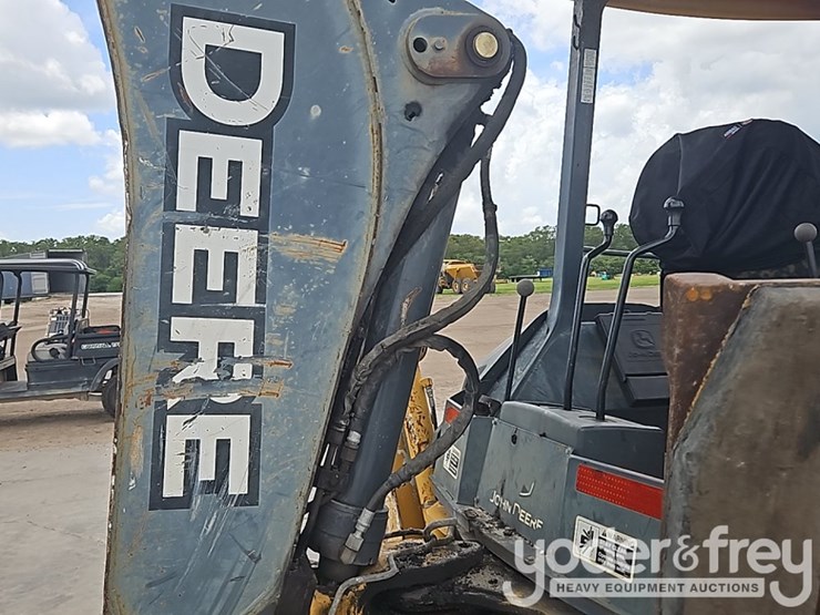 2011-deere-310j-image-26
