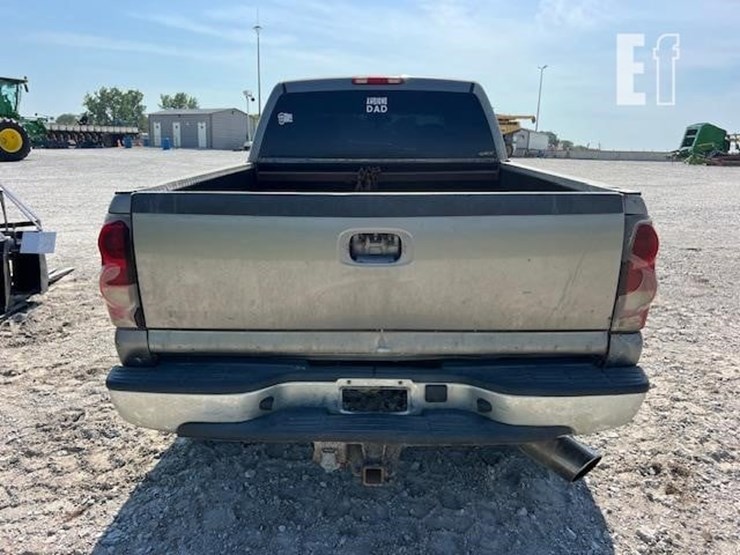 2006-chevrolet-silverado-2500hd-image-45