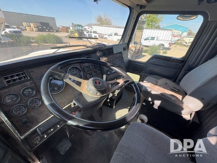 1998-kenworth-t800-image-6