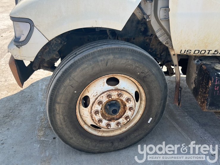 2000-ford-f750-image-13