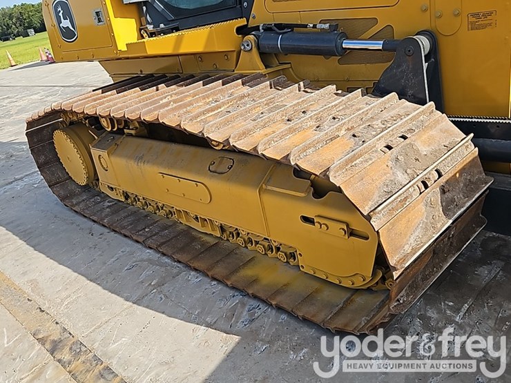 2022-deere-750l-image-15
