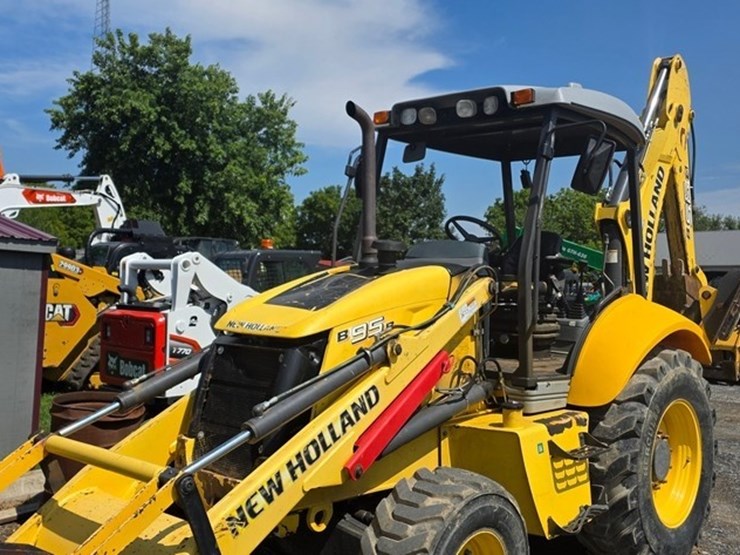 2011-new-holland-b95b-image-37