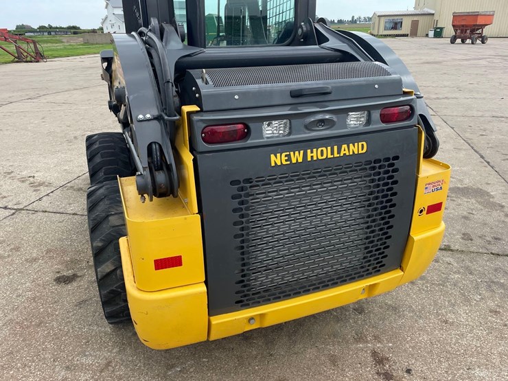2022-new-holland-l320-image-6