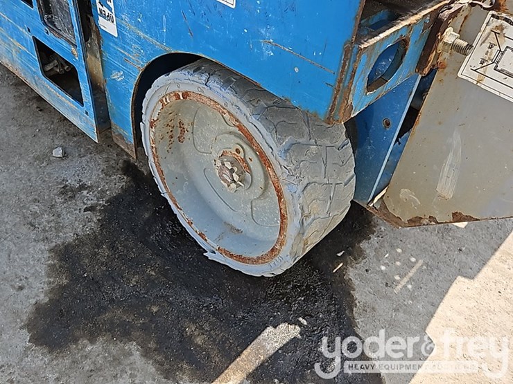 2015-genie-gs1930-image-12