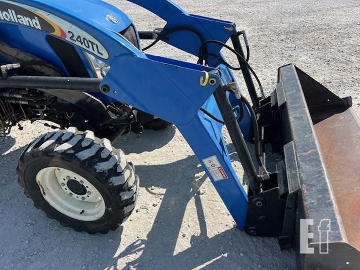 2008-new-holland-t2220-image-10